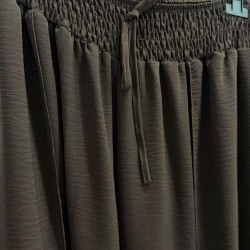pantalon talla grande marron